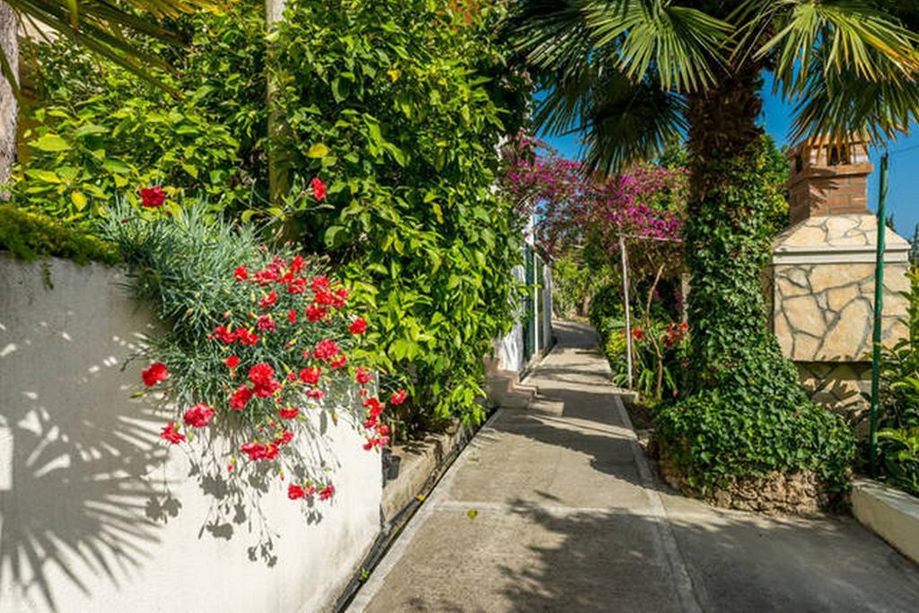 Green Apartment Trsteno Exterior photo